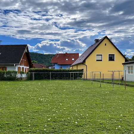 Effizientes Und Ruhiges Naehe Apartman