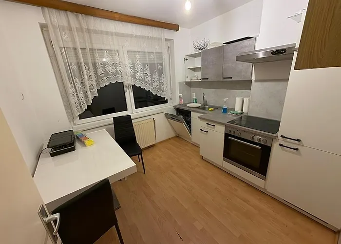 Effizientes Und Ruhiges Naehe Apartman *